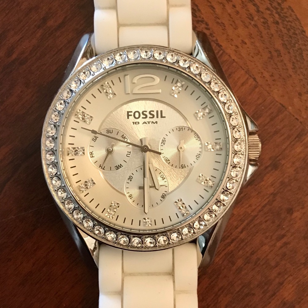 🎉Fossil Silver w/Crystals White Watch